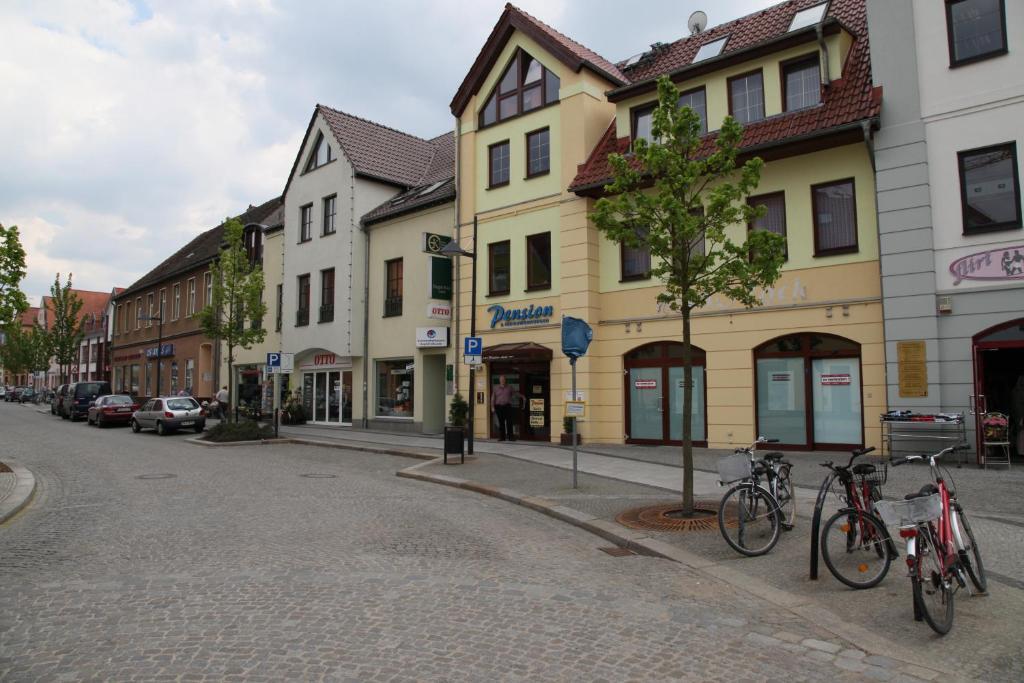 Pension Am Markt Lubben Exterior photo
